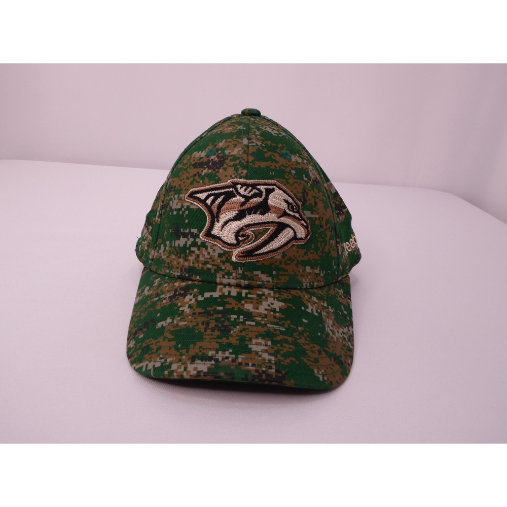 Reebok NHL Face Off Headwear Nashville Predators Camo Fitted Hat S/M